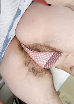 Unshaved Coed